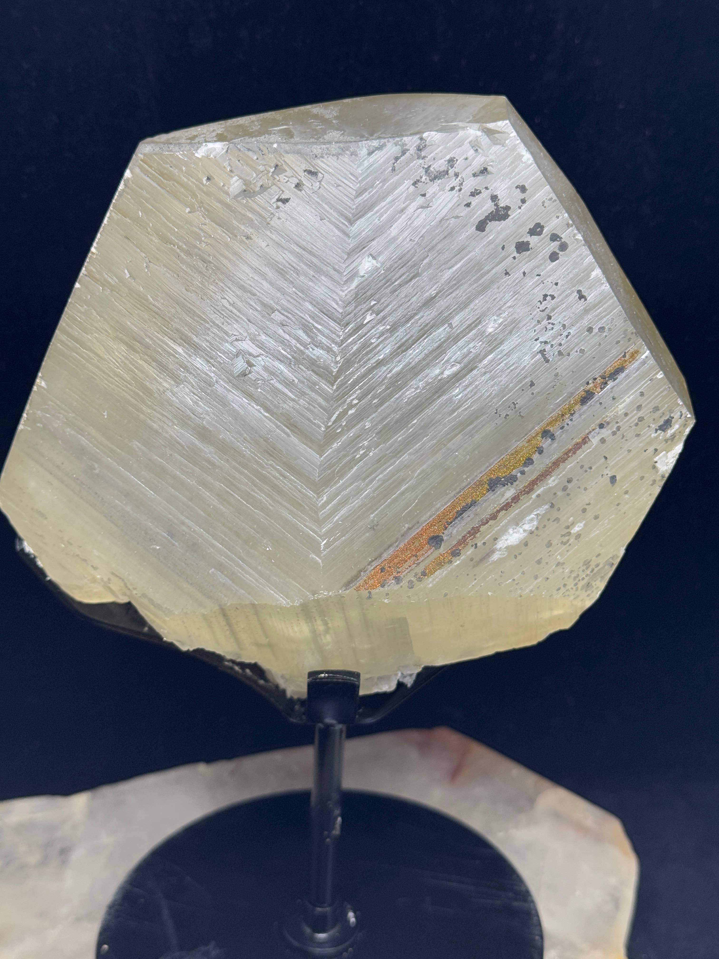 The 7 Directions - Wholesale Spiritual Stone/Crystal - UV reactive calcite free form w/ chalcopyrite F23E15