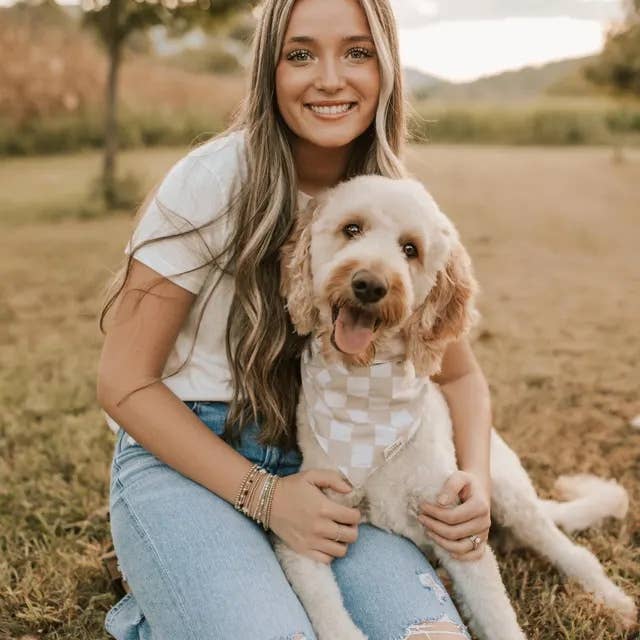 The Paws – Engroshandel Bandana - Hund – Checkers hundehalstørklæde1