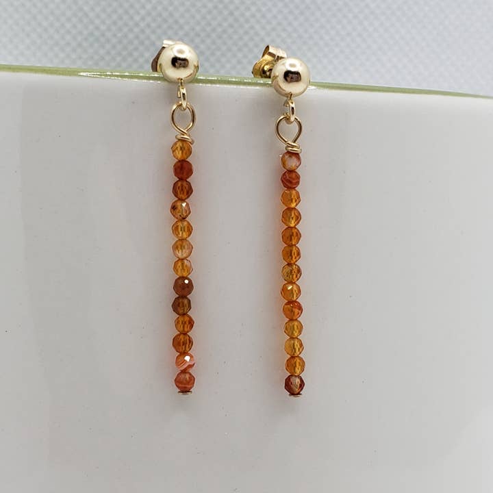 Boucles d'oreilles barre minimalistes - Cornaline pour la vente par Divine Dragon Designs