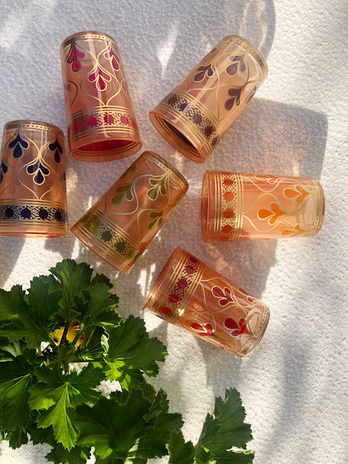 Scents and Feel – Engroshandel Drikkeglas/kop – Sæt med 6 marokkanske teglas Håndmalede kløver7