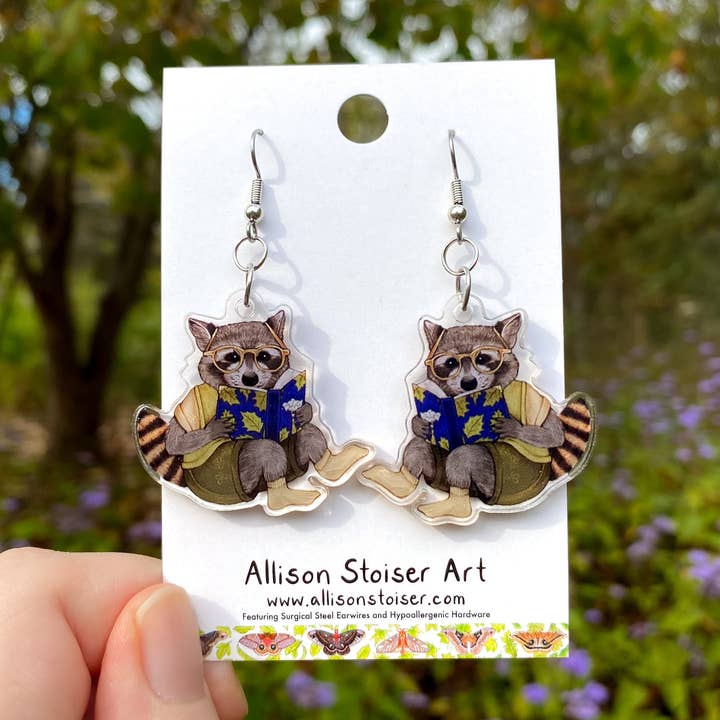 Pendientes de mapache lector de acrílico para venta al por mayor de Allison Stoiser Art