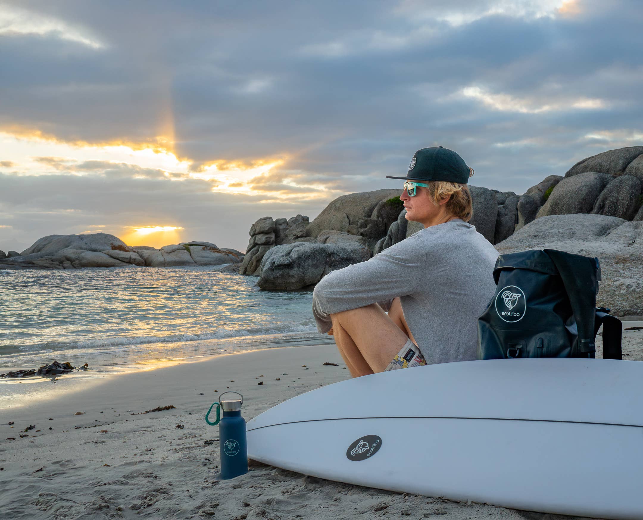 Ecotribo – wholesale Water bottle – Water bottle with Ocean Plastic carabiner4