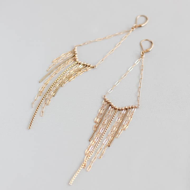 V-fransörhängen för wholesale av Maya Bauman