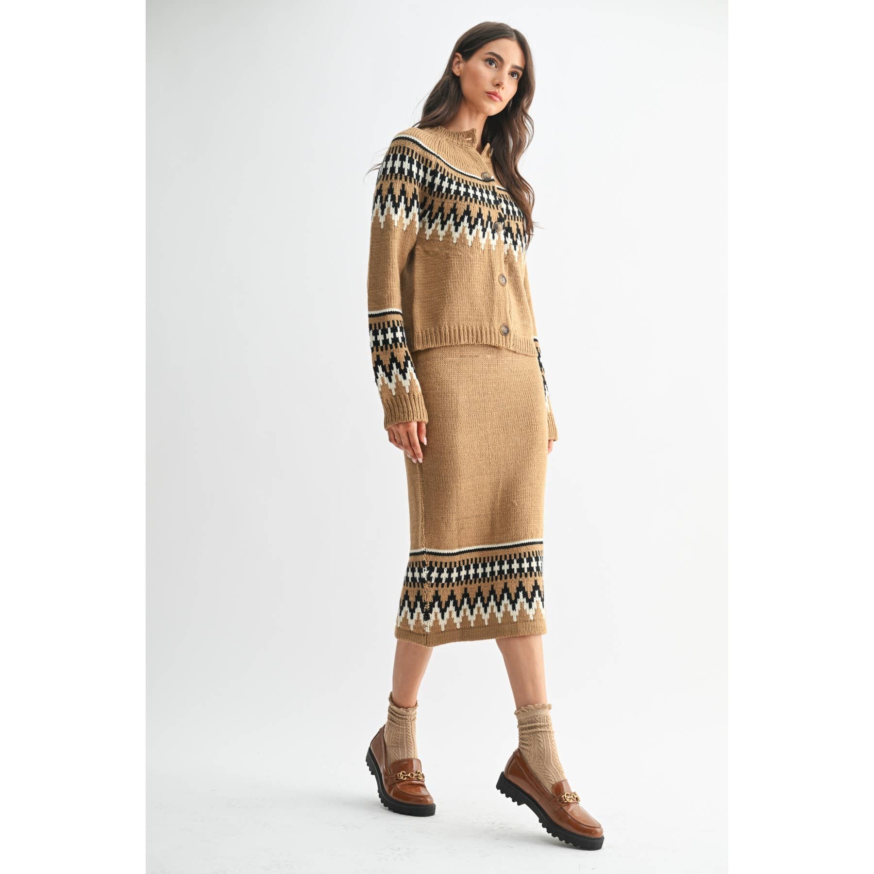 MOKKA MULTI ISLE GESTRICKTES STRICKJACKE UND ROCK-SET für den Großhandel auf Faire6