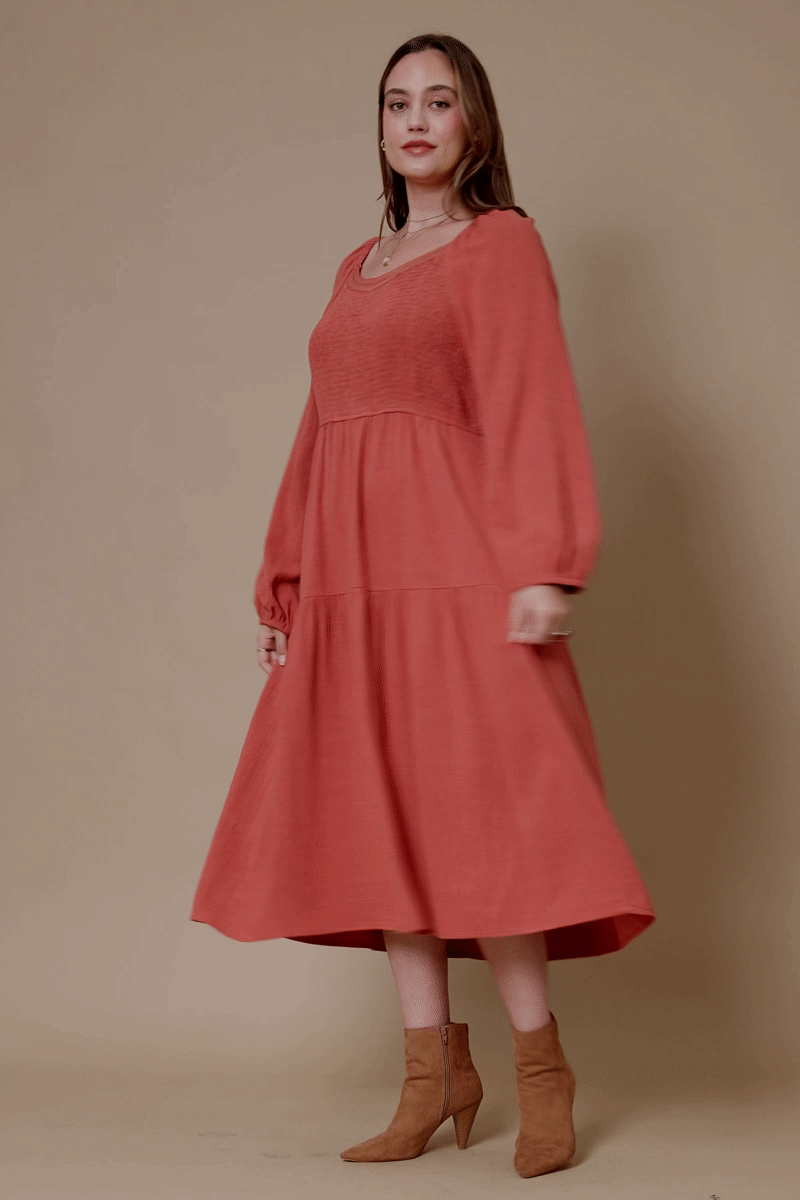 Hayden LA - Vente Robe – femme - Robe à étages pour femmes avec encolure à smocks et bordure en dentelle13