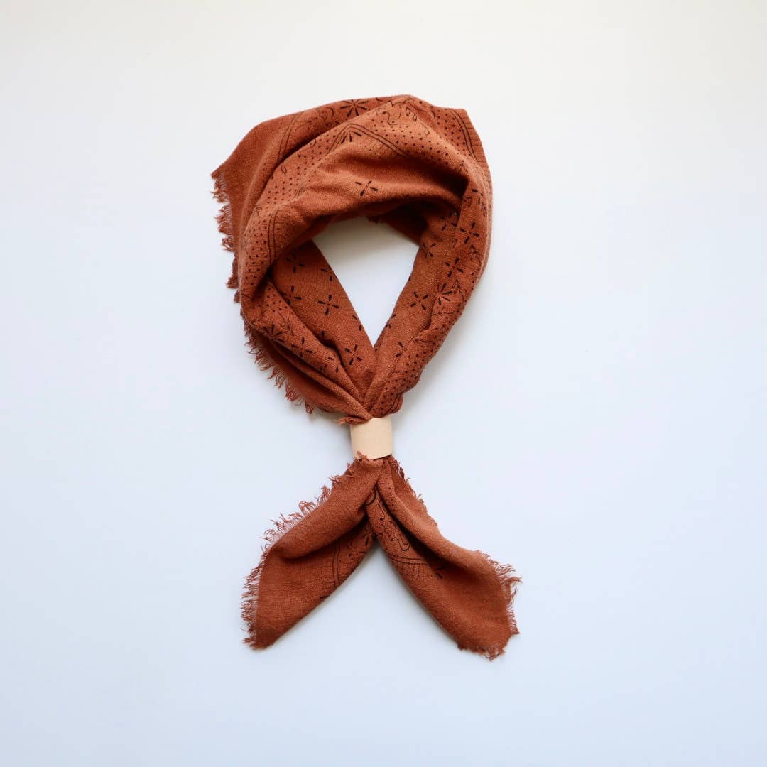 Eco Raw Studio - Wholesale Bandana - Dames - Terracotta Klassieke Print Natuurlijk Geverfde Bandana (zwart)6