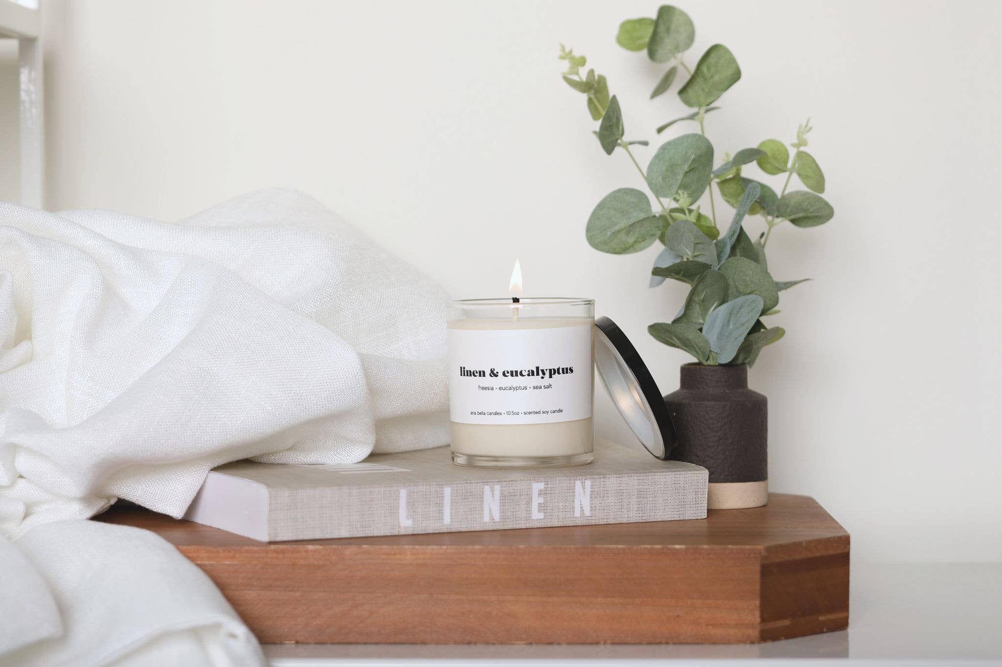 Aria Bella Candles - Wholesale Jar/Filled Candle - Linen and Eucalyptus Soy Candle1