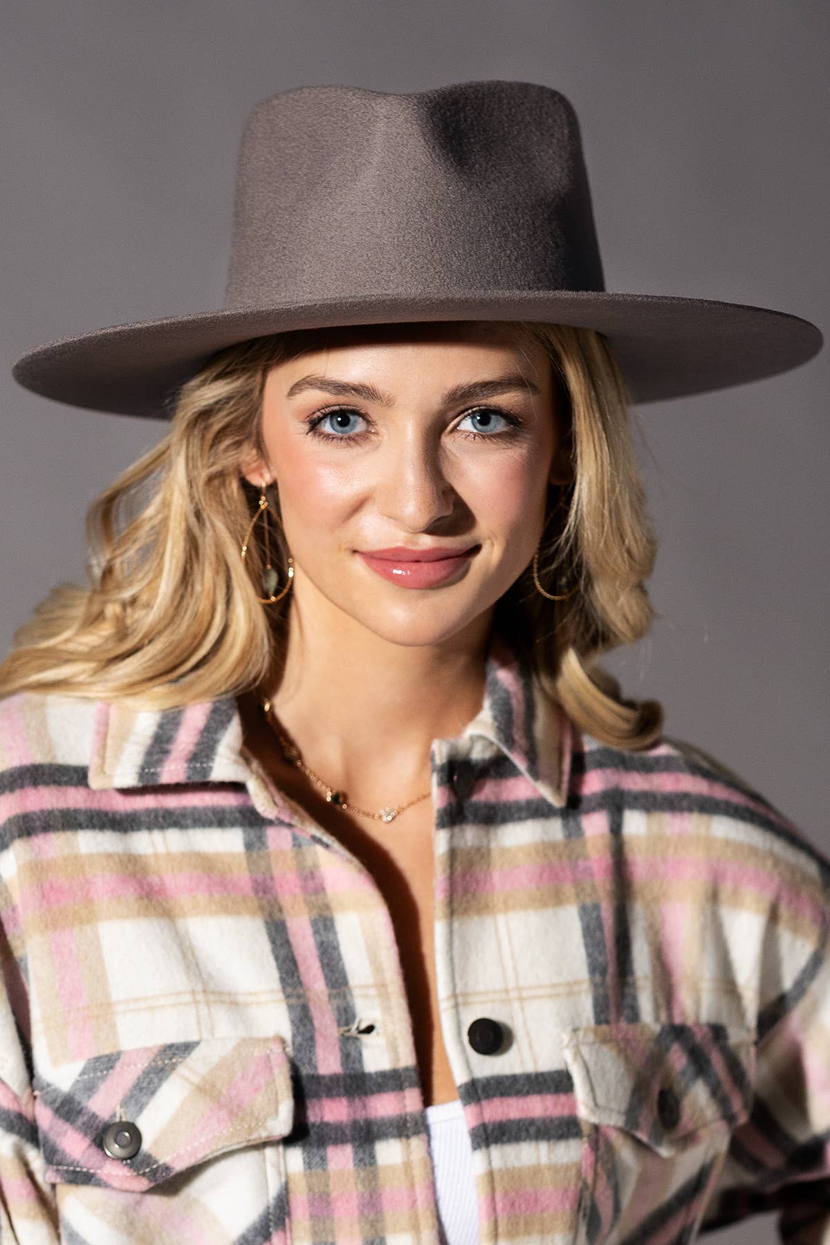 Urbanista - Vendita all'ingrosso Fedora - Donna - Cappello Panama a tesa rigida in lana australiana 100% con corona a goccia larga30