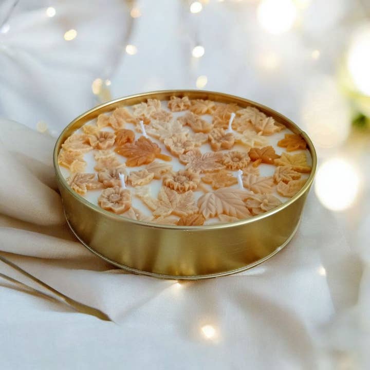 Velas de cera de soja com folhas de outono, Velas florais em lata dourada, Opção de presente perfeita, Velas de cera de soja perfumadas naturais por atacado de Xeva Candle Desing LLC
