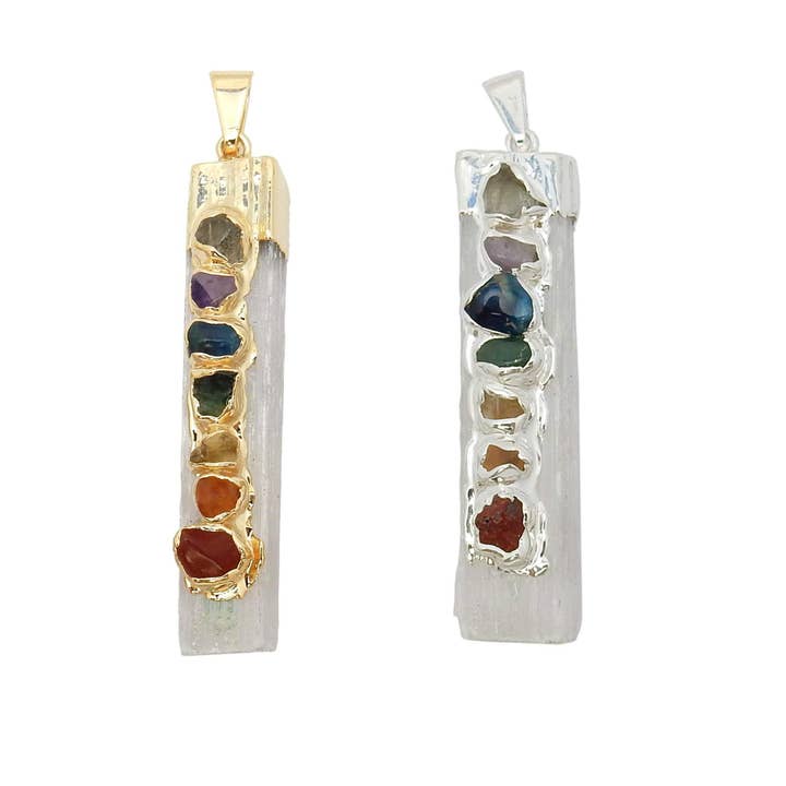 Colgante de cristal de selenita con detalles de 7 piedras de chakra para venta al por mayor de Rock Paradise