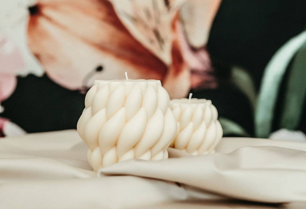 Lolitas Candle Co - Wholesale Novelty Candle - Knotted Minimalist Candle1