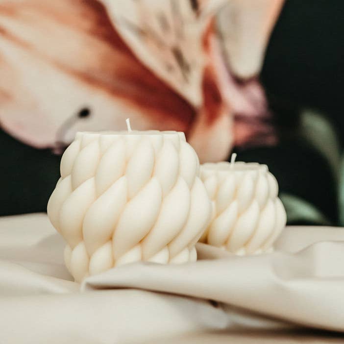 Lolitas Candle Co - Wholesale Novelty Candle - Knotted Minimalist Candle1