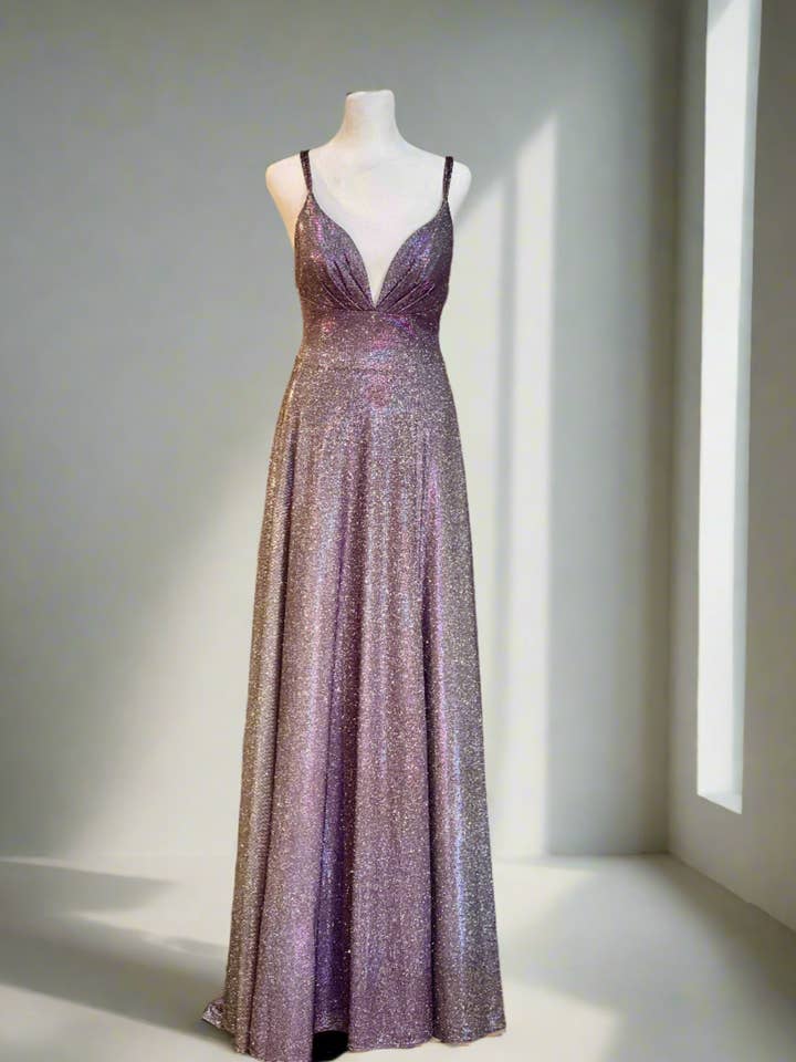 Lilla klassisk A-formet kjole med spaghettistropper for engroshandel hos Chic Mare