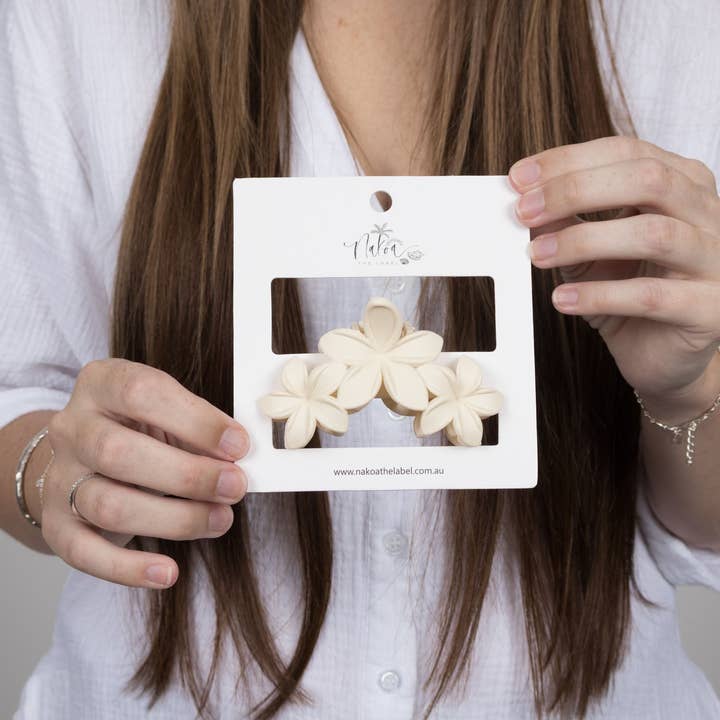Nakoa The Label - Vendita all'ingrosso Fermaglio per capelli - Donna - Clip a becco d'oca -- Trio di fiori di frangipani - Avorio