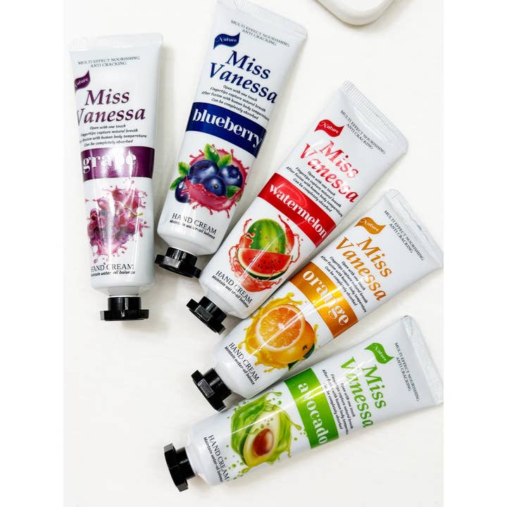 Ensemble de 5 crèmes pour les mains parfumées à thème fruité pour la vente par Love and Repeat