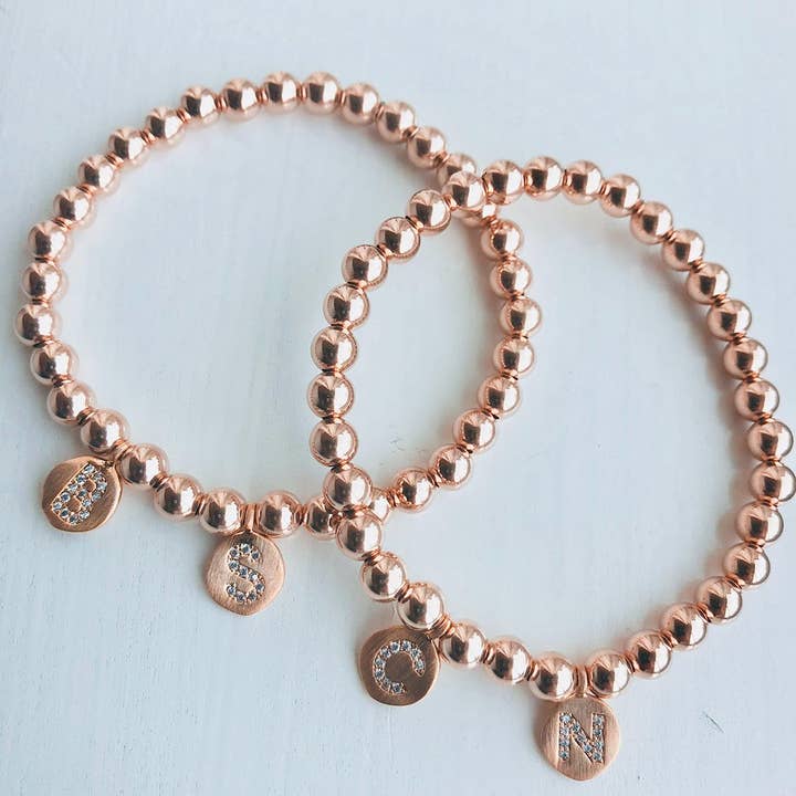 5mm 14k Rose guld fyllda pärlstav armband w/matchande Initial för wholesale av Kelly and Rose Boutique