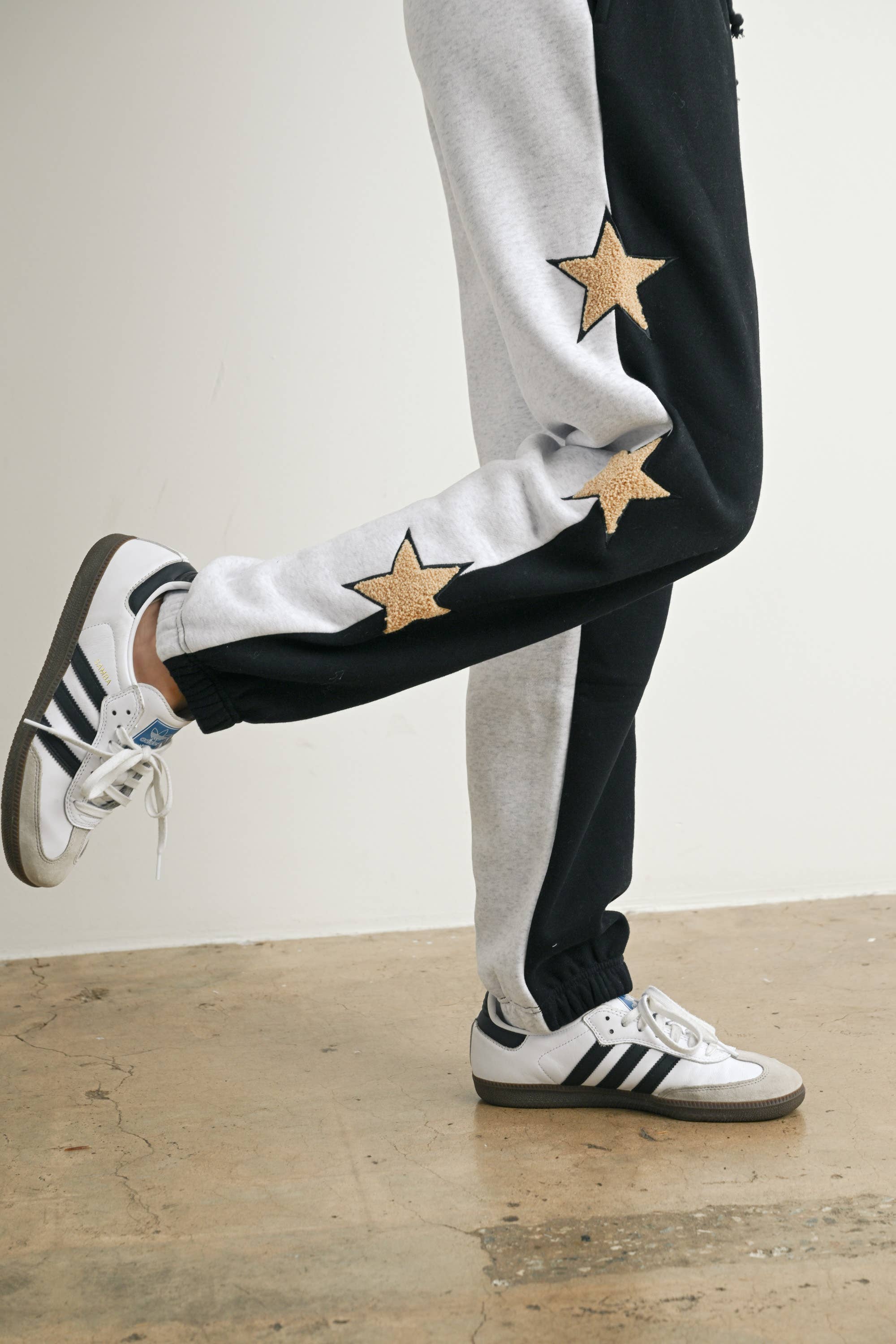 BUTTERMELON – wholesale Lounge Sweatpants/jogging bottoms – Women's – Color Block Sweatpants with Star Detail - BMP75709