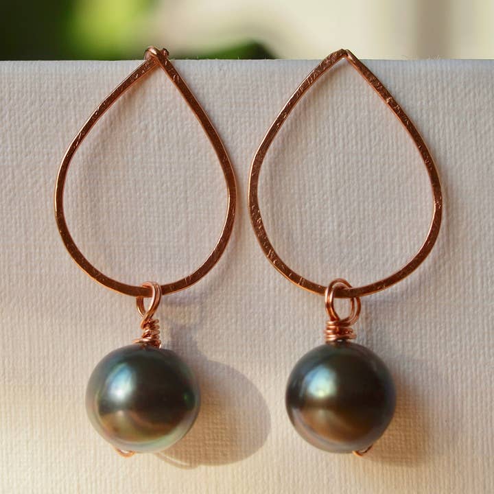 Front Facing Teardrop Hoop med aftagelig sort rund frisk for engroshandel hos Siebijoux