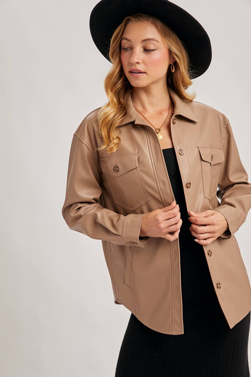 Bluivy - Vendita all'ingrosso Giacca a camicia - Donna - SHACKET IN PELLE VEGANA13