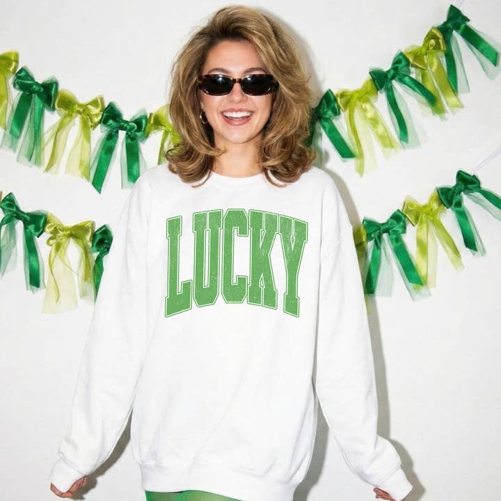 Sudadera con cuello redondo Lucky – Día de San Patricio para venta al por mayor de Hey Jude Graphic Tees