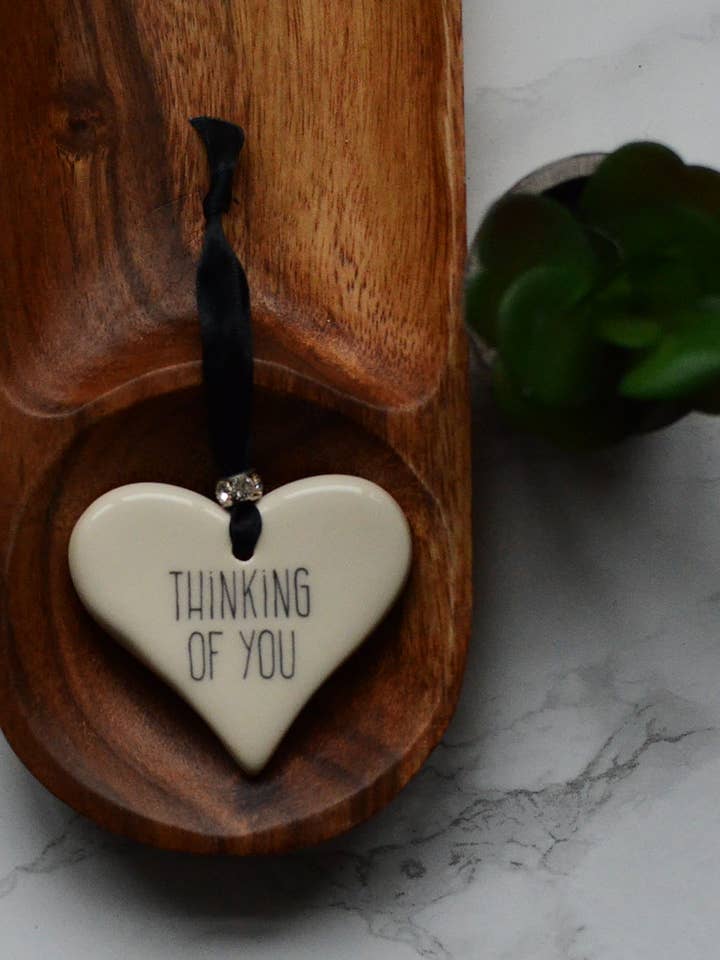Cuore in ceramica Thinking of You per la vendita all'ingrosso da parte di Dimbleby Ceramics