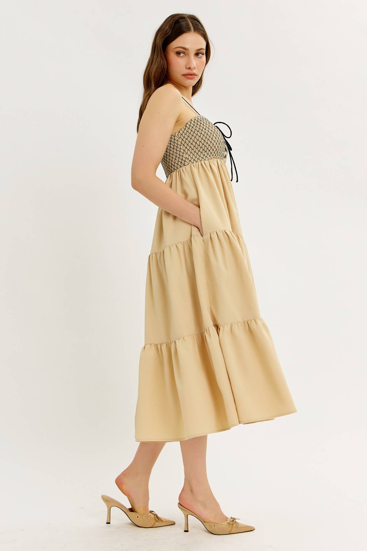 idem ditto - Wholesale Jurk - Dames - OPVALLENDE MIDI JURK MET GESMOKTE CONTRAST EN VLOTTE TOUCH8