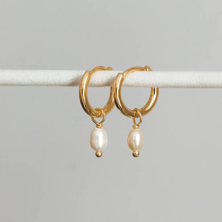 Créoles Dolko en argent sterling plaqué or 18 carats pour la vente par Horace Jewelry