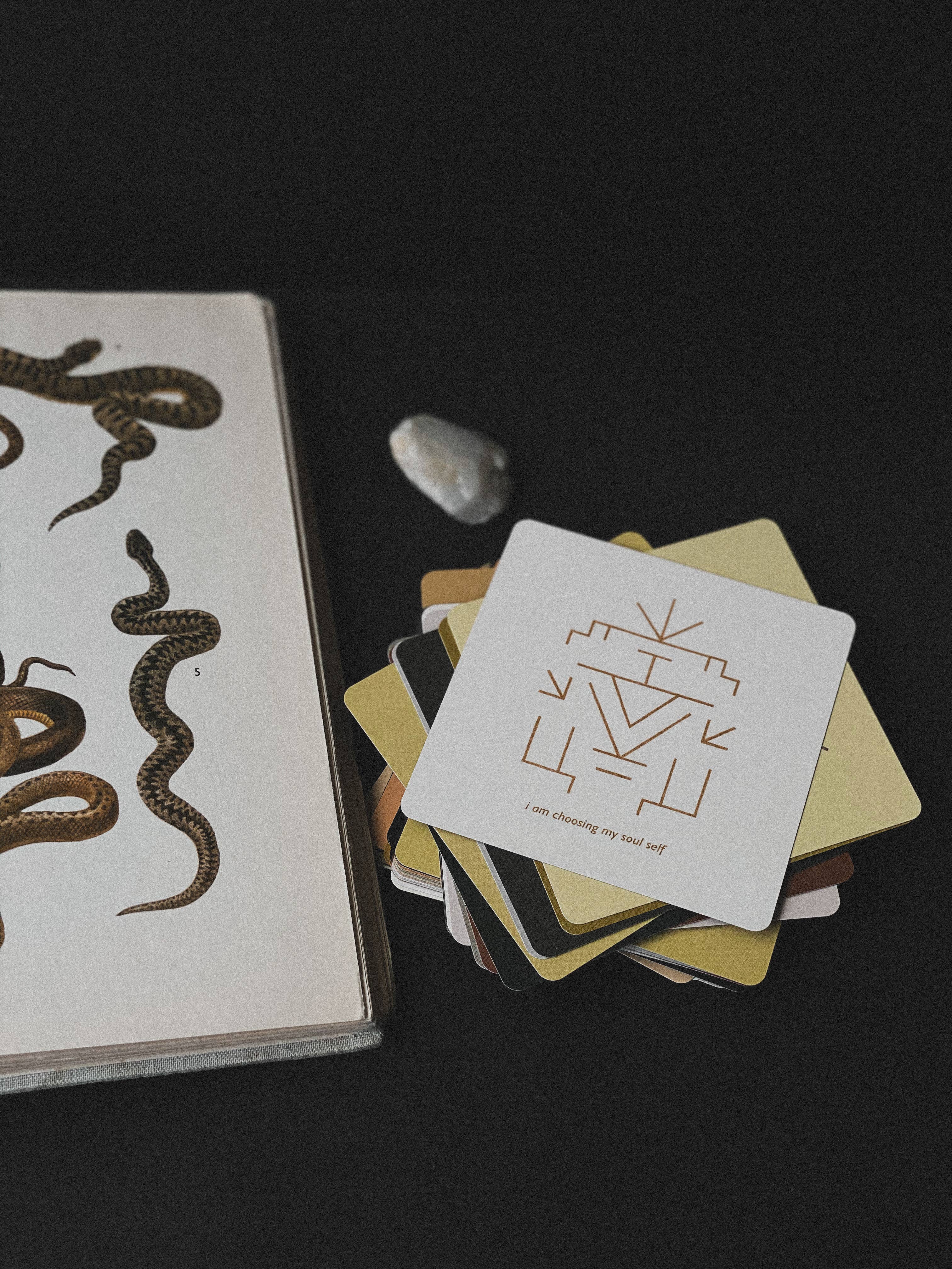 The Hollow Valley - Wholesale Tarot Cards - Hollow Valley Sigil Oracle2