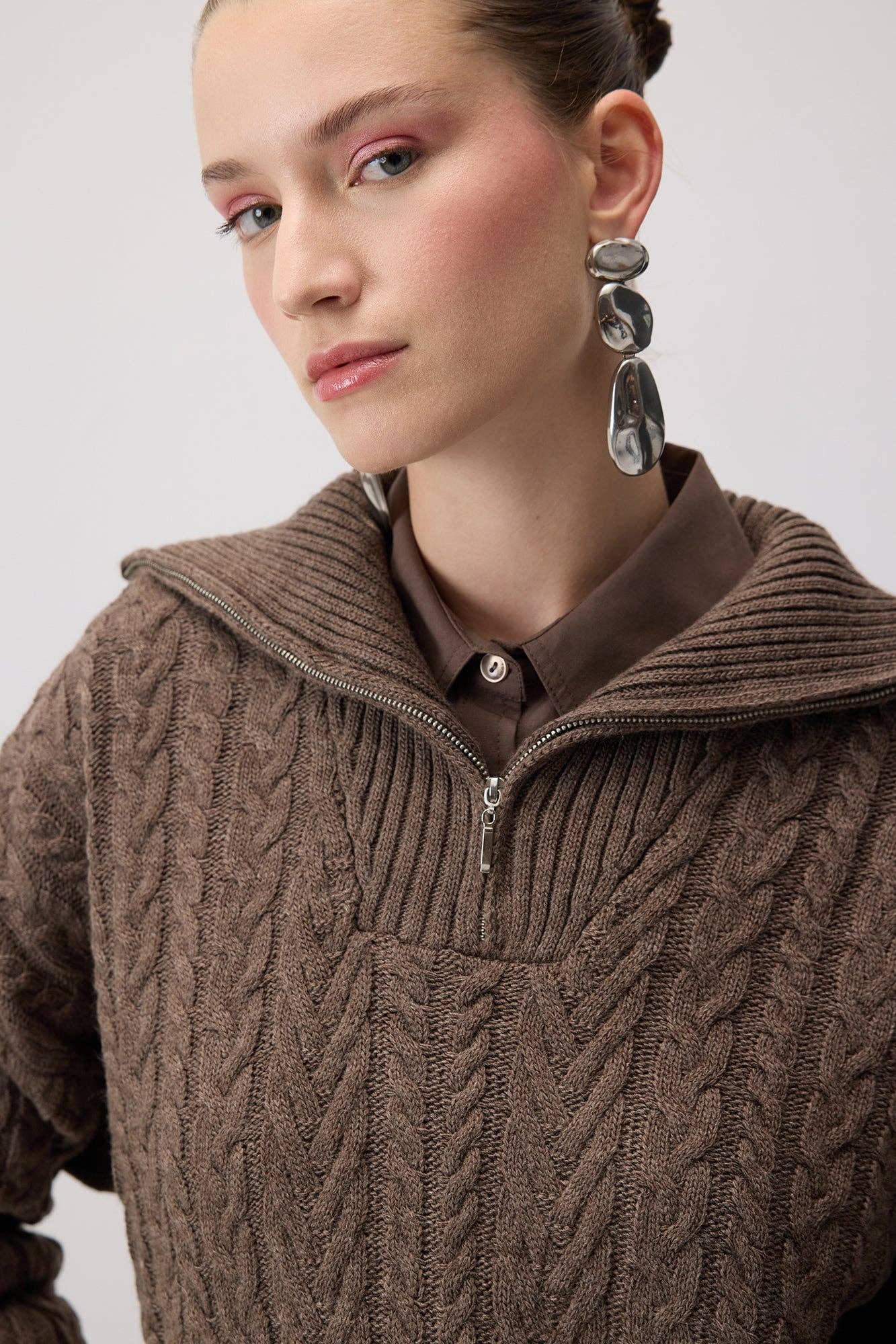 Brown KNIT SWEATER WINIT ZIPPER for wholesale on Faire5