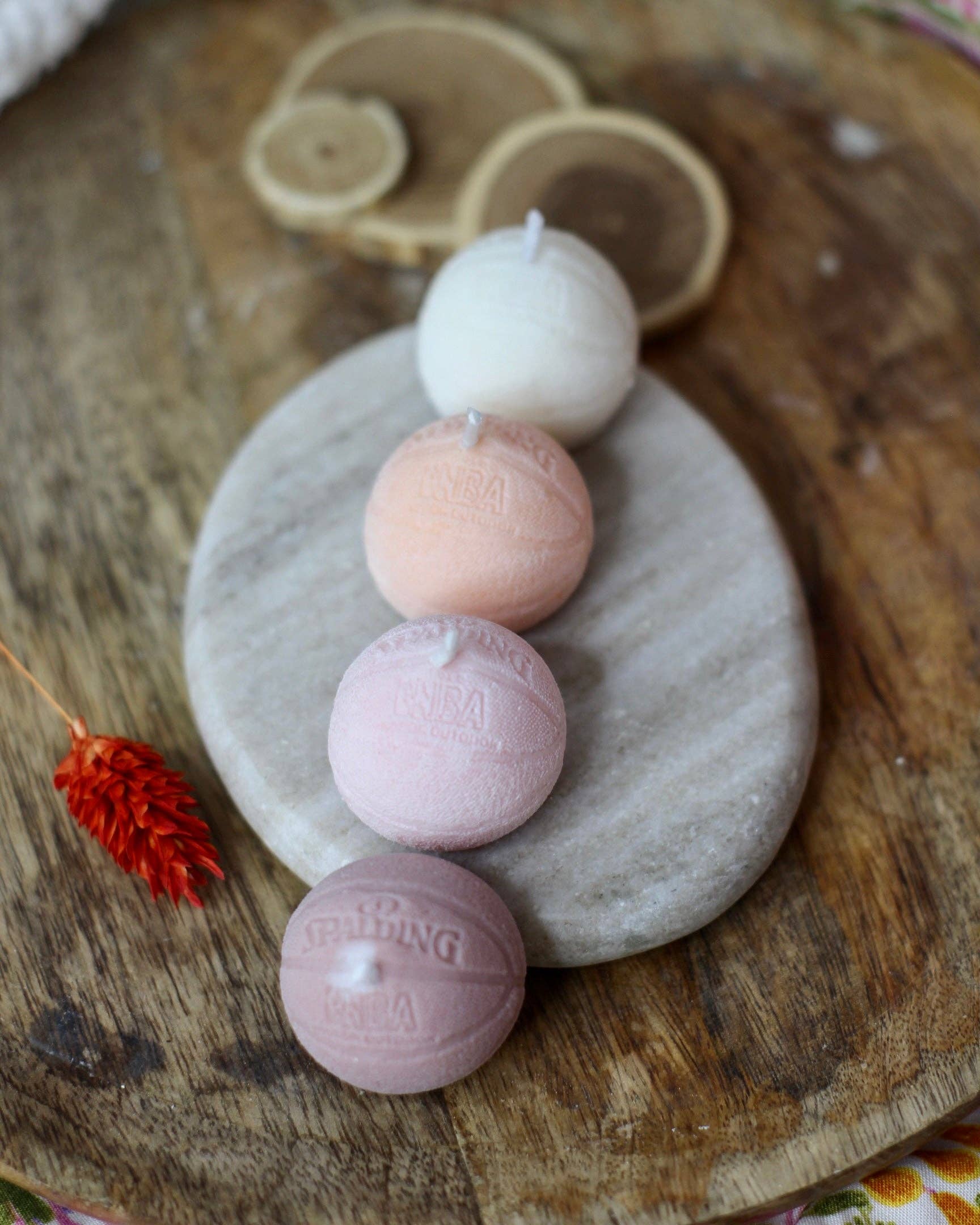 Meet me at the corner - Wholesale Novelty Candle - Set of 4 candles in the shape of a basketball3