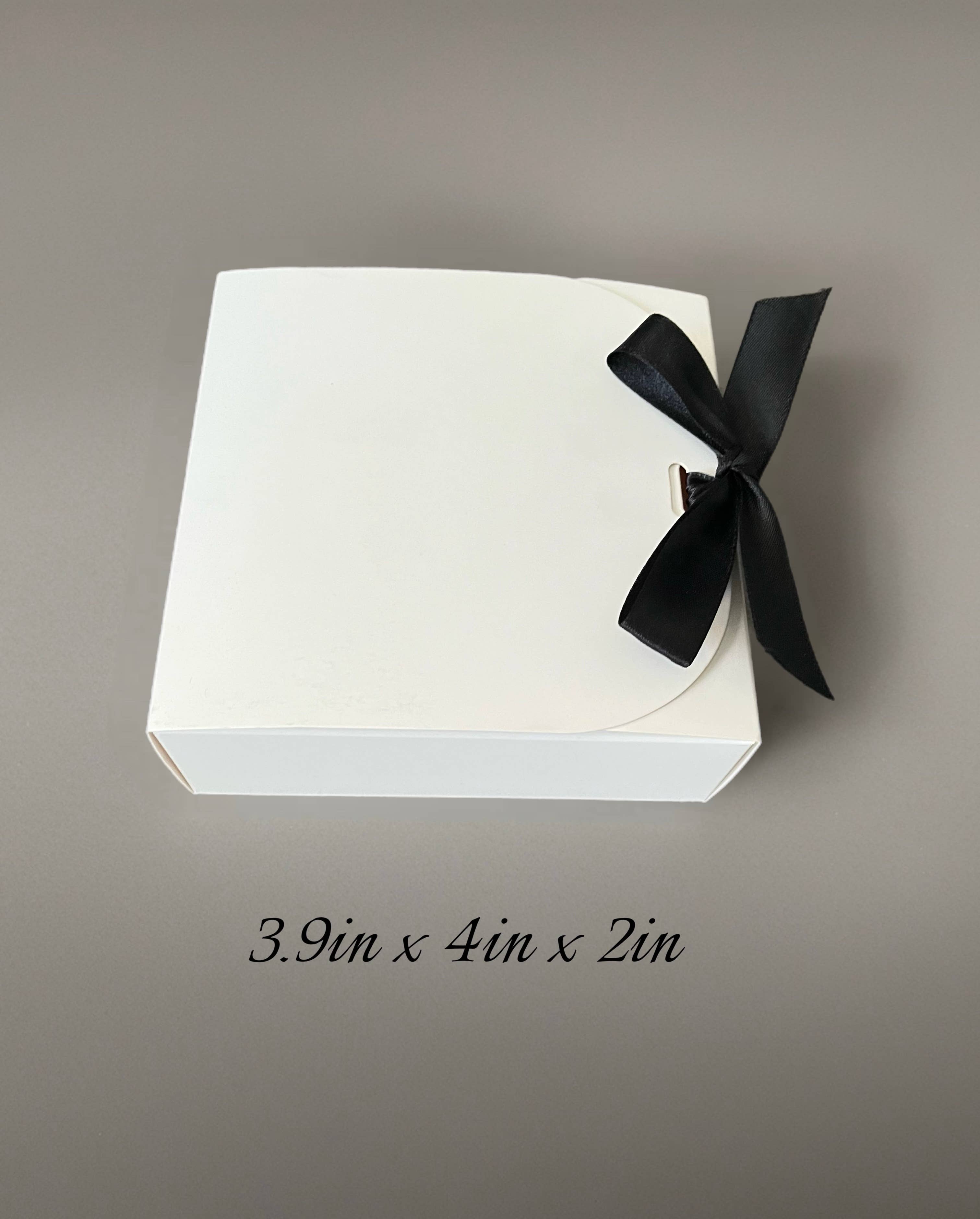 ANYGIFTGOODPACKINGBOX – Großhandel Tüte/Box für Partygeschenke – Weißes individuelles Geschenkbox-Set mit Schleife – perfekt für Gastgeschenke4