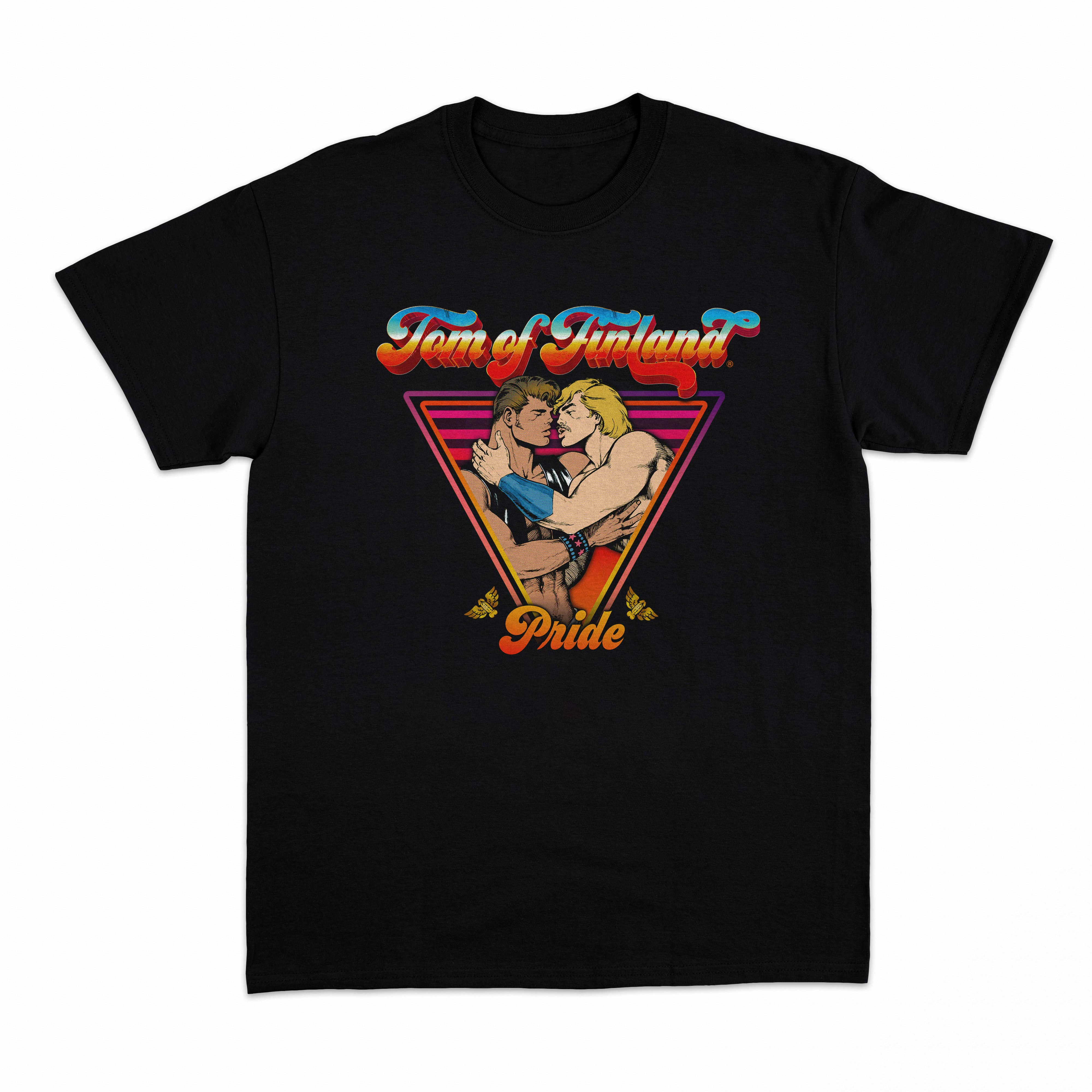 Peachy Kings / Kweer Cards – T-shirt estampada - Unissexo por atacado – Camiseta Tom of Finland “He-Man” PRIDE (homossexual, queer, camiseta)2