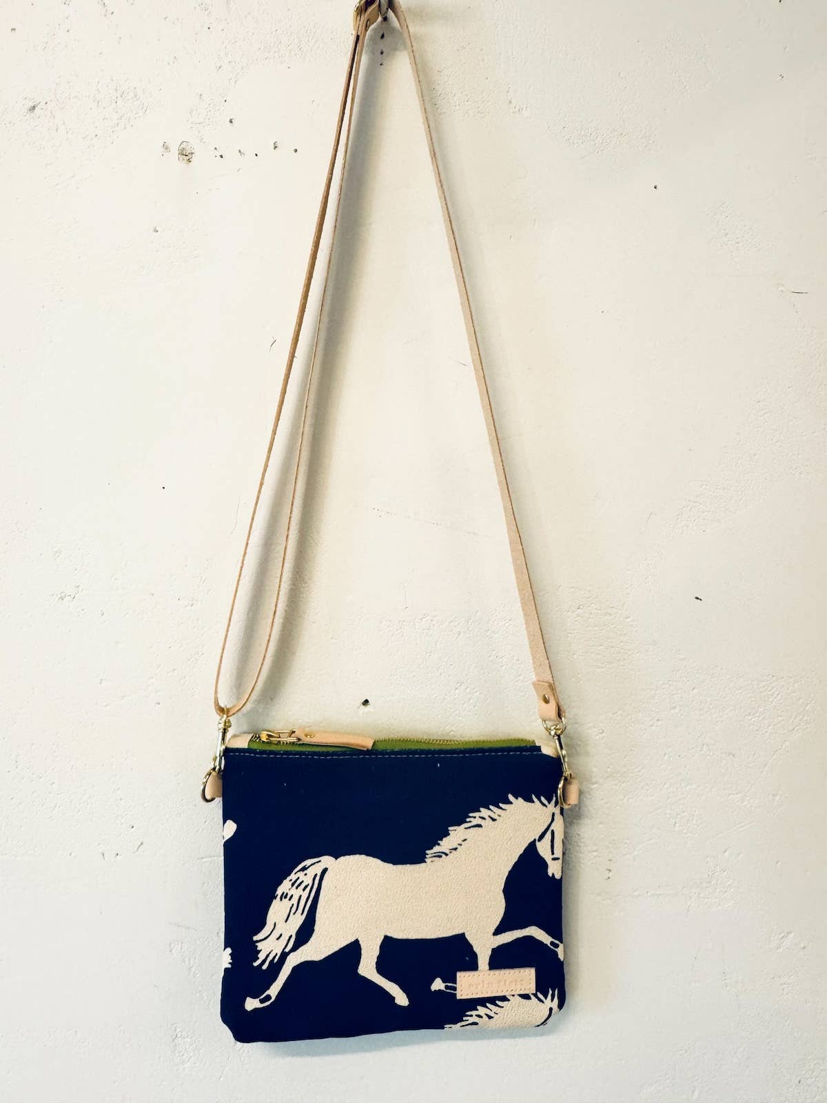 Erin Flett - Vendita all'ingrosso Borsa a tracolla - Donna - Borsa a tracolla Judy – Lorton Trot2