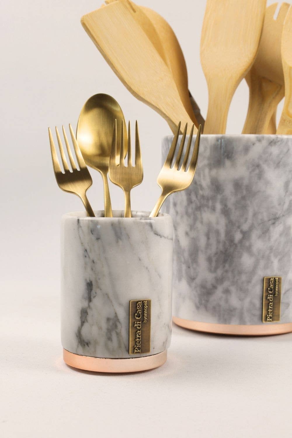 PIETRA DI CASA - Wholesale Utensil Holder - Calacatta Nero Marble HALE Kitchen Jar Rose Metal Decor1