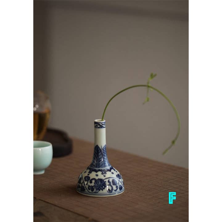 Gohobi (We cover U.S. import duties) – wholesale Vase – Gohobi Hand-painted Blue and White Porcelain Vase5