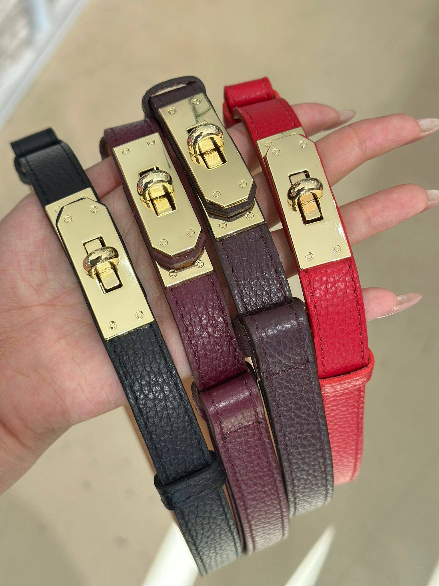 ADORA - Vente Ceinture – femme - Ceinture en cuir véritable avec fermeture dorée1