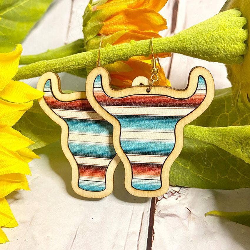 RabenBeads – Großhandel Ohrhänger – Handgefertigte Sonnenblumen-Ohrringe aus Holz mit Kuhkopflünette1