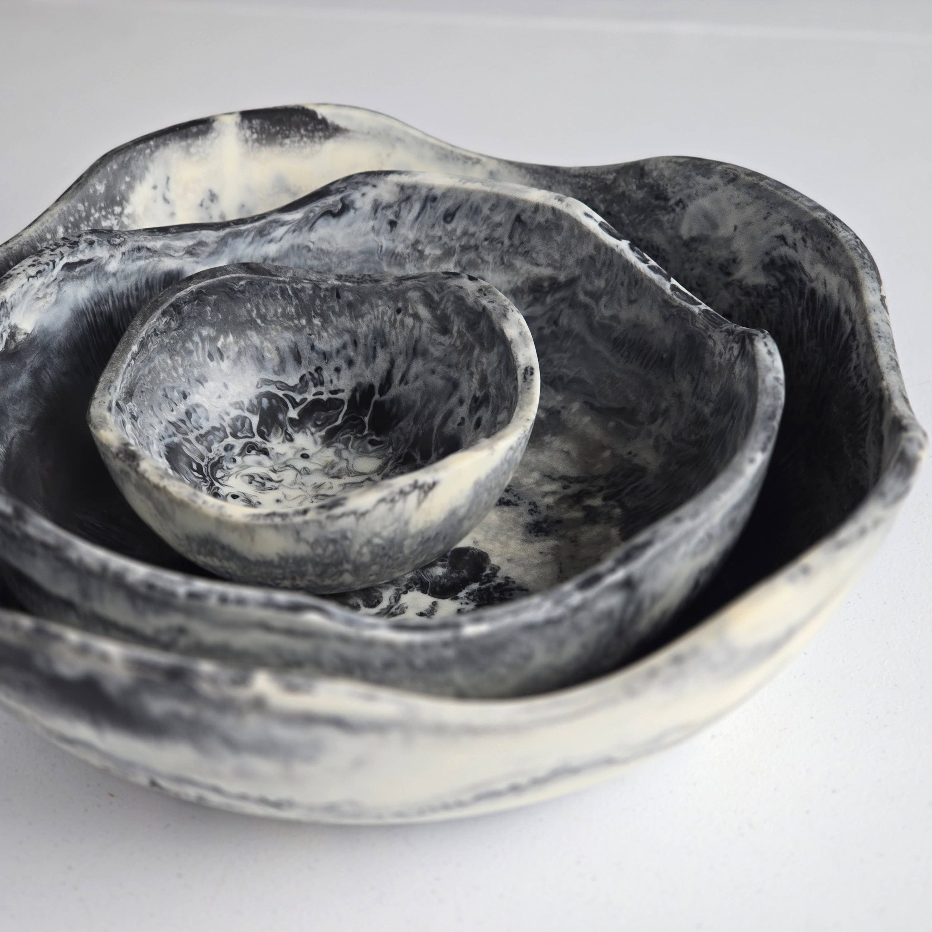 Gibb & Daan - Wholesale Serve Bowl - Large wavy 3 bowls Set - Matte Finish Hand Poured Resin27