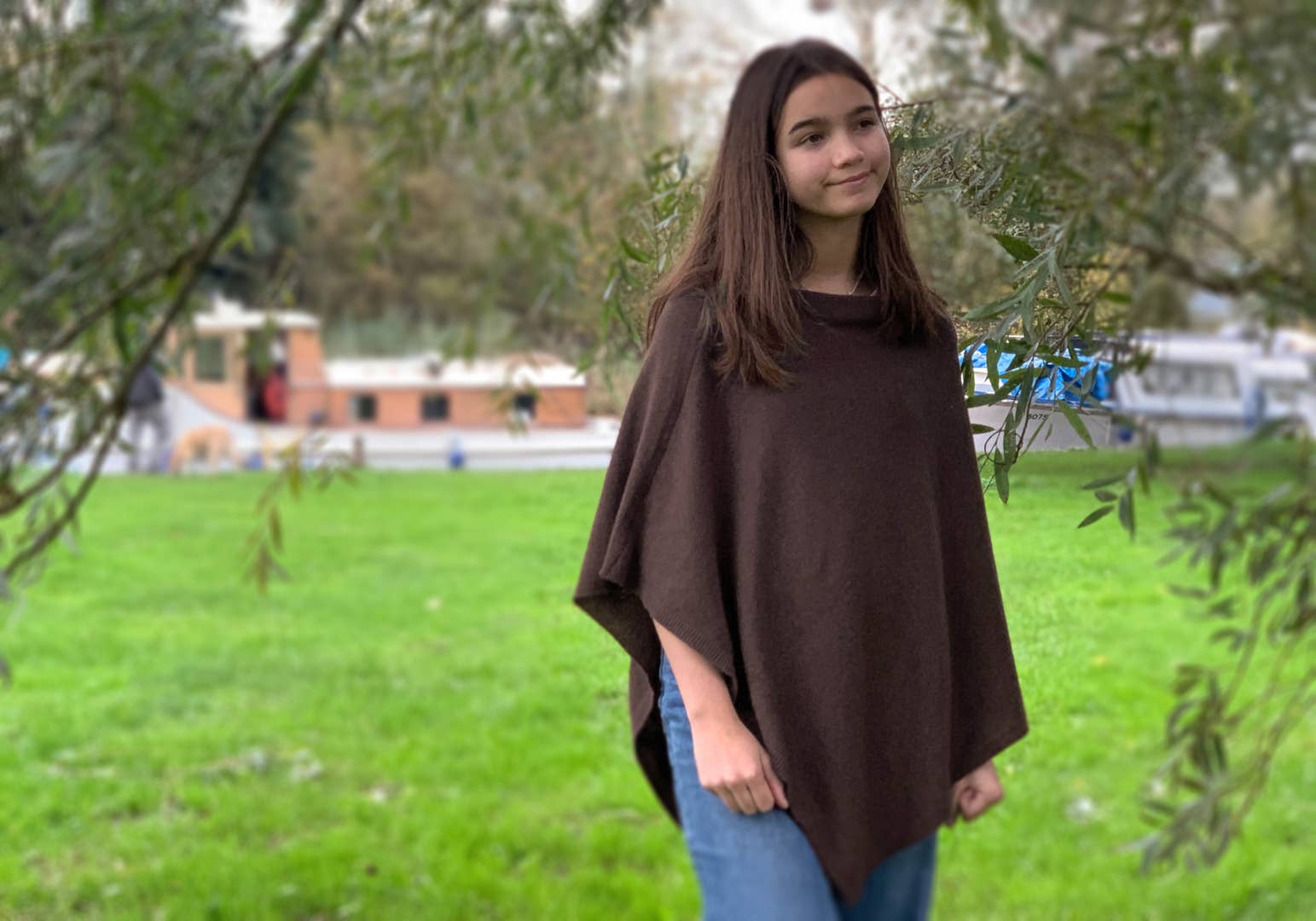 Creatico - Wholesale Poncho - Women's - House of Conti Firenze Cashmere Blend Italian Poncho Regular9