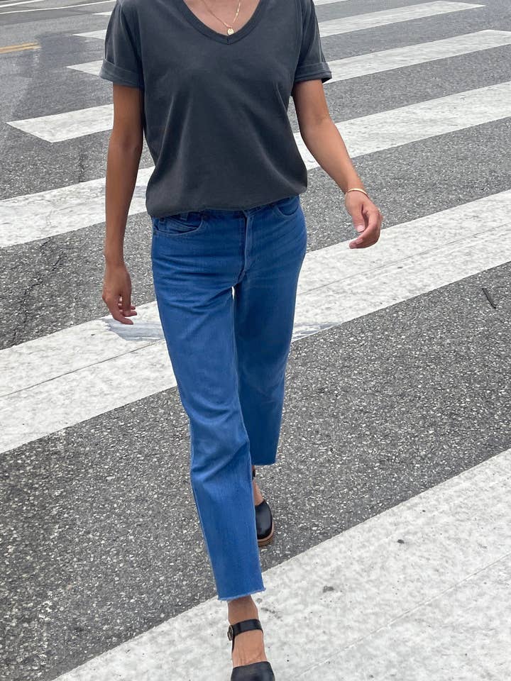 Le Bon Shoppe - Wholesale T-Shirt - Women's - La Vie Tee - Made with Organic Cotton (2S-2M-1L)7