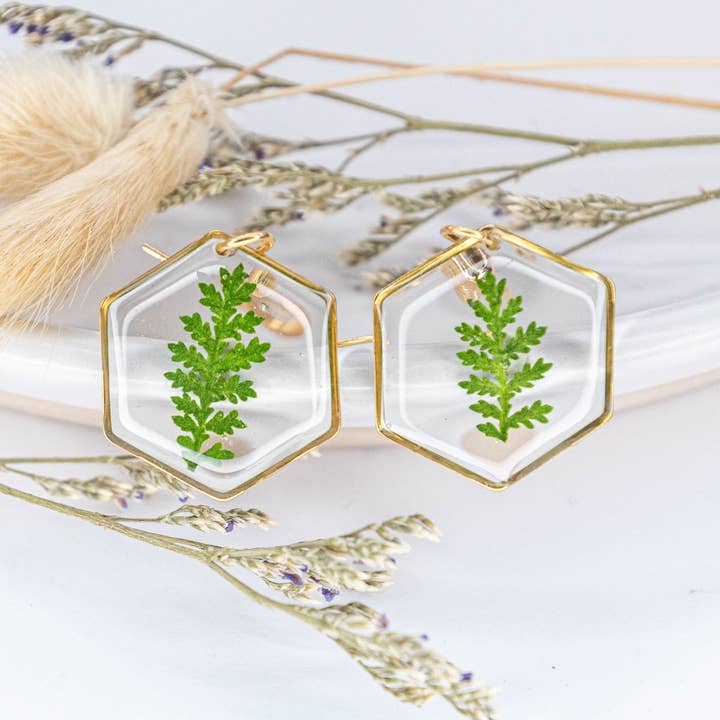 Allie and Posie – wholesale Dangle earrings – Mia hexagon dangle earrings with real dried fern in resin13