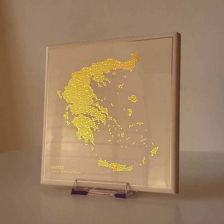 Flise af fajance - Grækenland i guld med inskription / Thomas Bertrand Paris for engroshandel hos Thomas Bertrand Paris