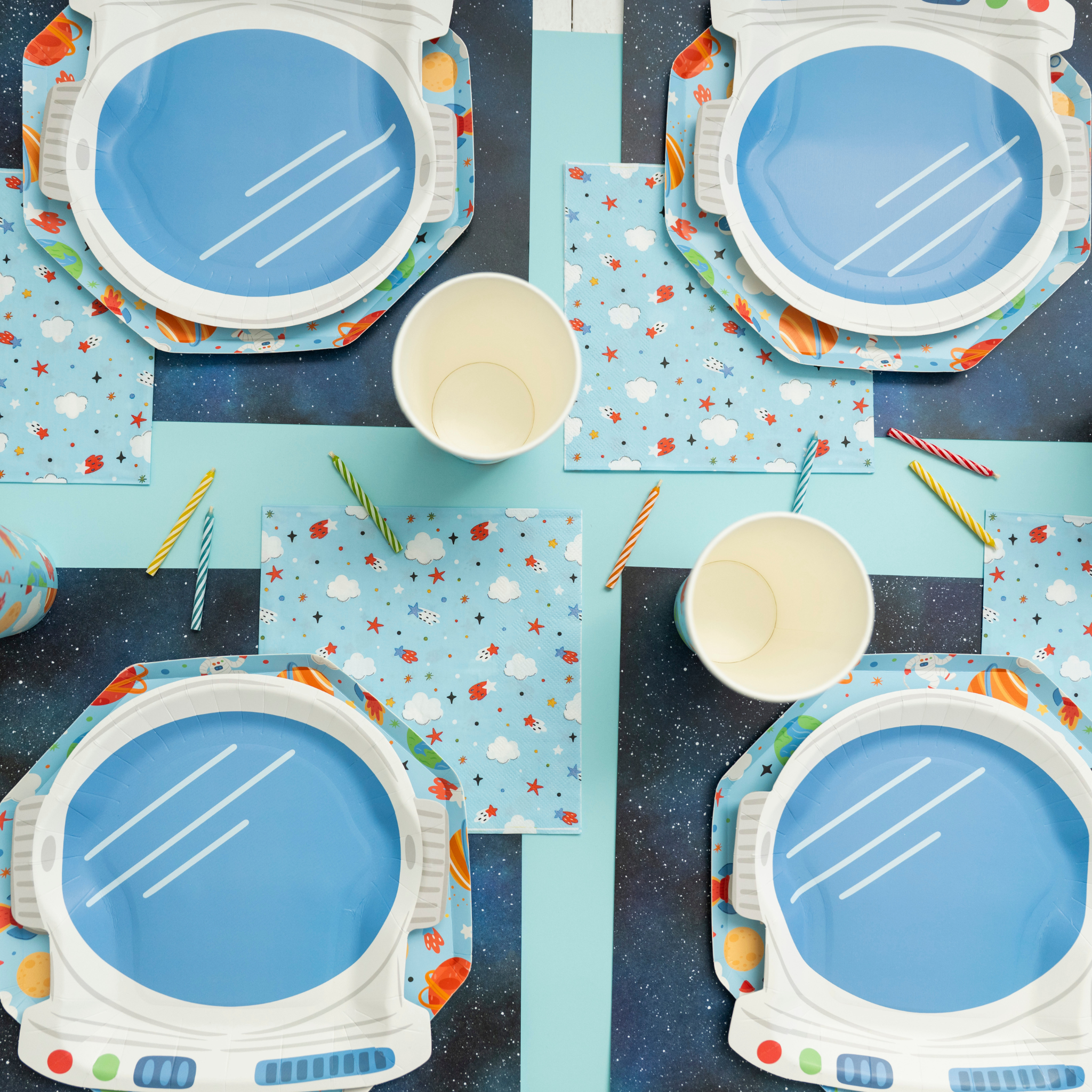 Festive Fun Co. - Venta al por mayor Platos desechables - Plato de Astronauta2