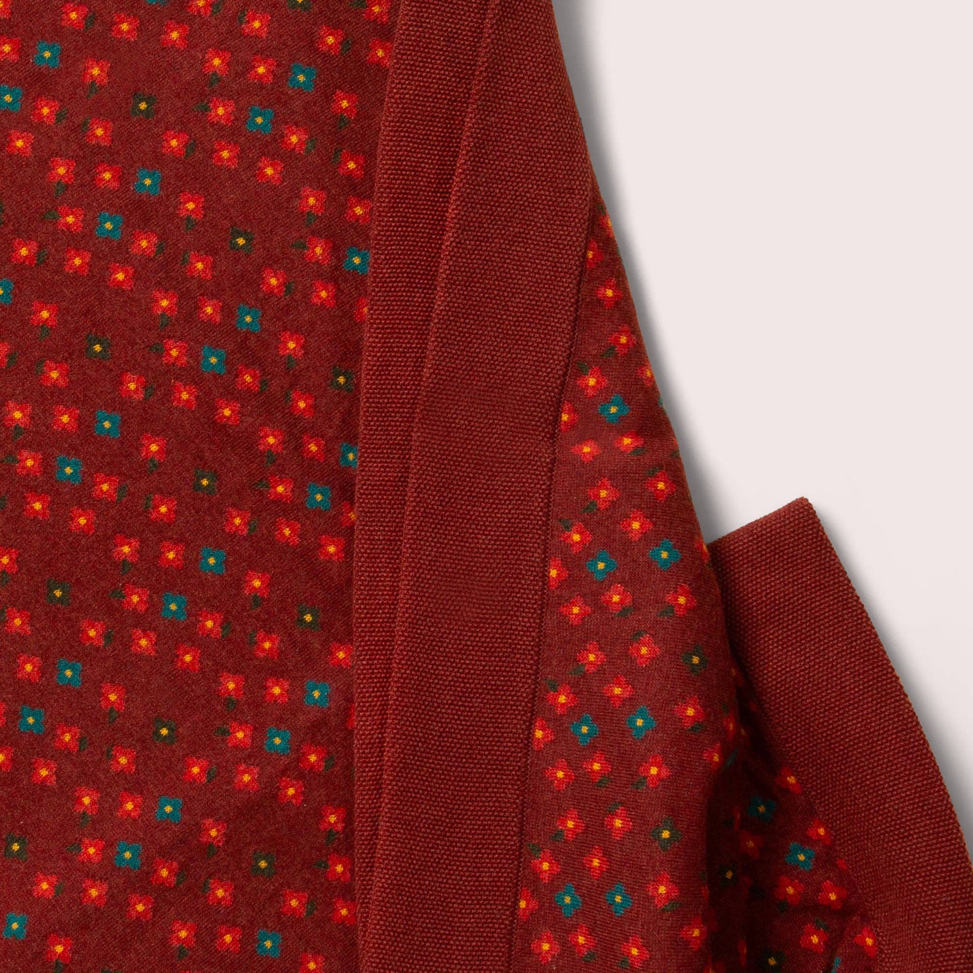 Hazelnootbloemen Zachte gebreide biologische babydeken met hazelnootbloemen voor groothandel op Faire1