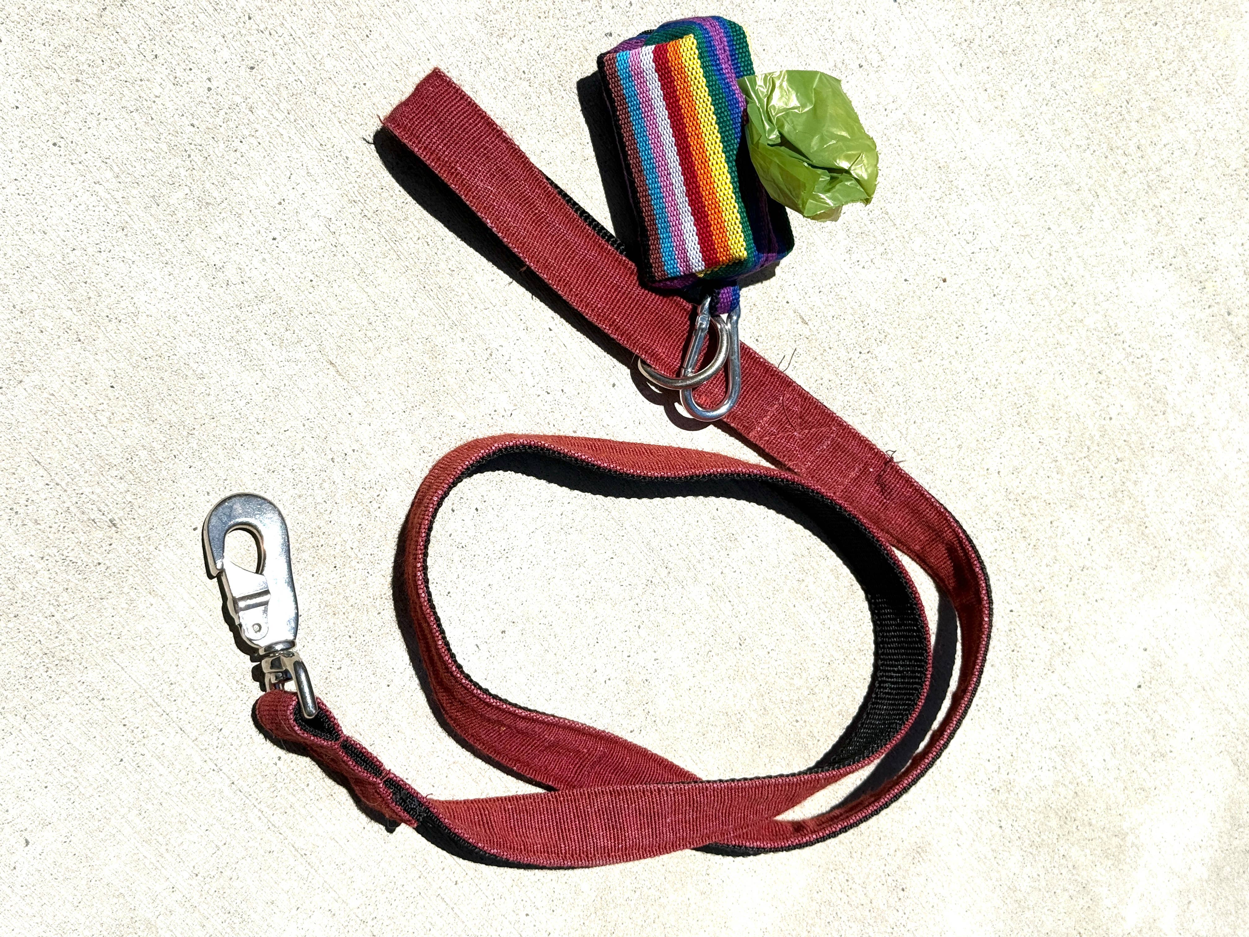 Sam & Nala | intentional style for pets & their people - Vendita all'ingrosso Dispenser di sacchetti per la cacca - Adoralo Amore (arcobaleno) – Porta sacchetti per escrementi di cane fatto a mano2