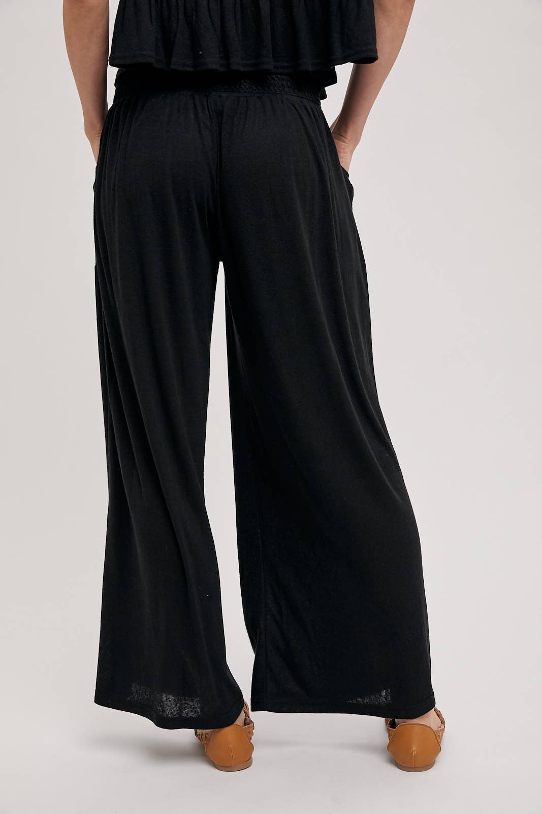 Bluivy – wholesale Set med topp och byxa – Dam – AVSLAPPNAD STICKAD SMOCKAD TOPP OCH BREDA BYXOR SET22