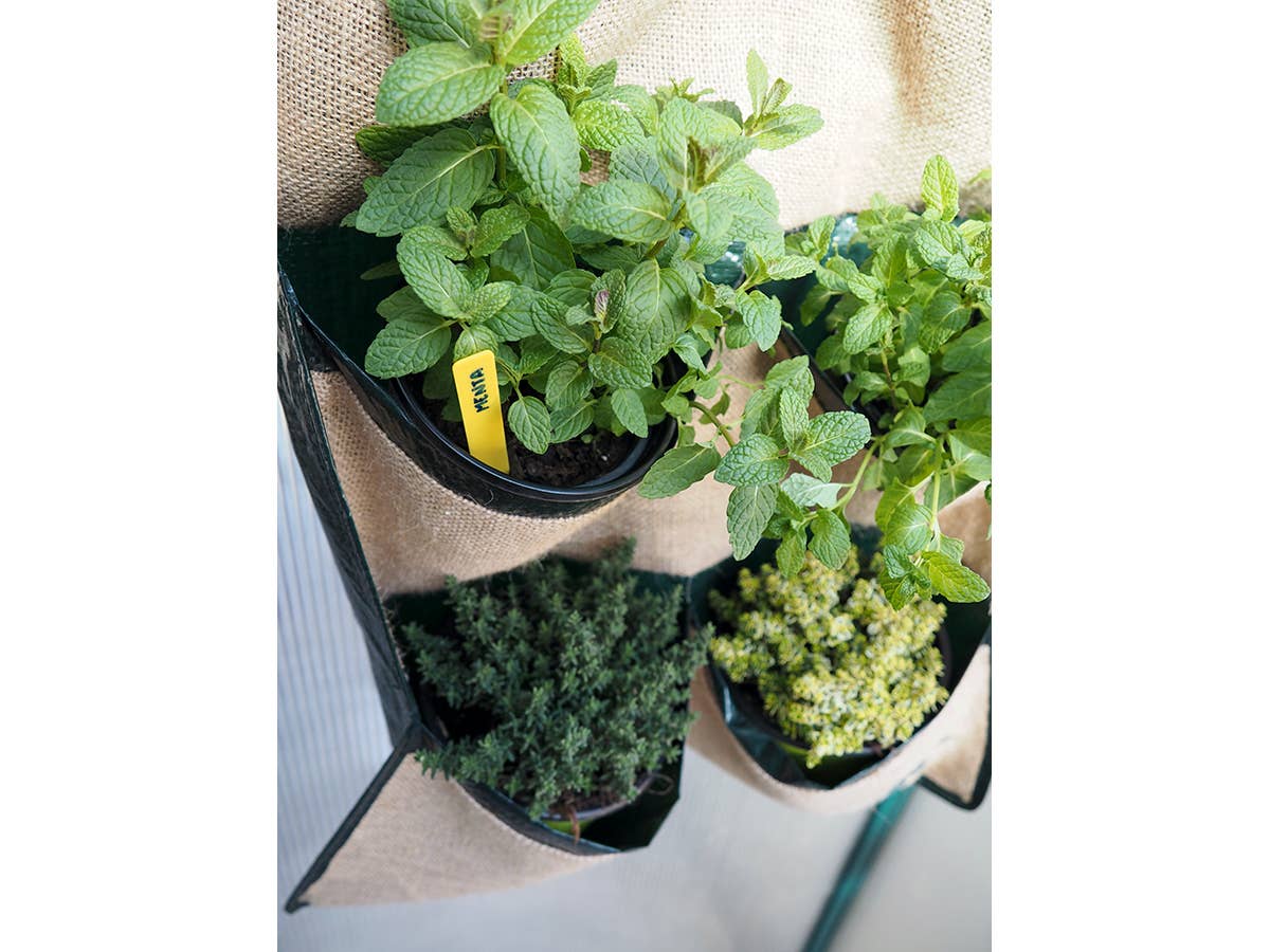 JARDIN Y NATURA OUTDOOR & GARDEN PRODUCTS SL – wholesale Wall planter – Vertical jute garden with 6 windows - WALL JUTE 62