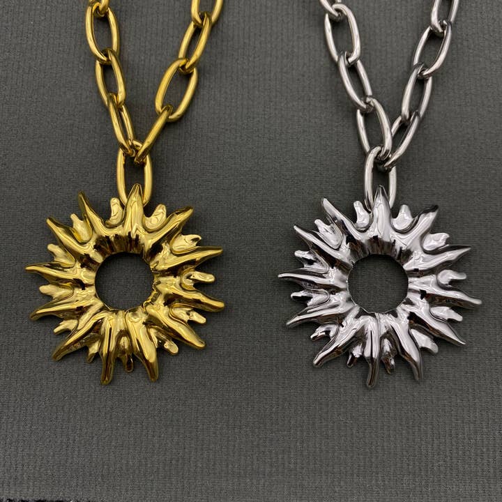 Mio Queena - Wholesale Pendant/Charm Necklace - 18K Golden SS Big Exaggerated Sun Charm Necklace - FGS/MS2