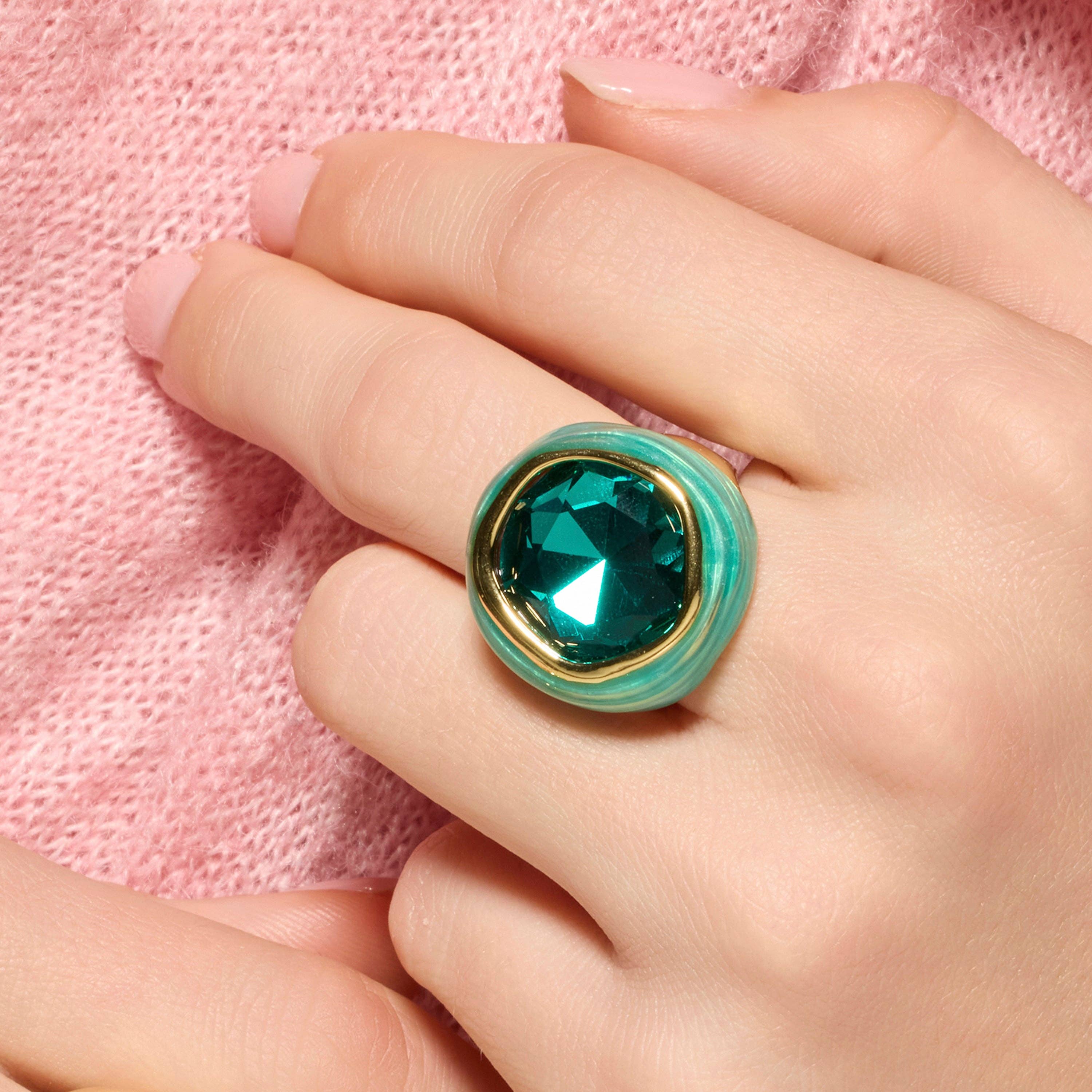 Luxenter – wholesale Cocktail/statement ring – Anillo Luxenter Mantis acabado oro 18k2