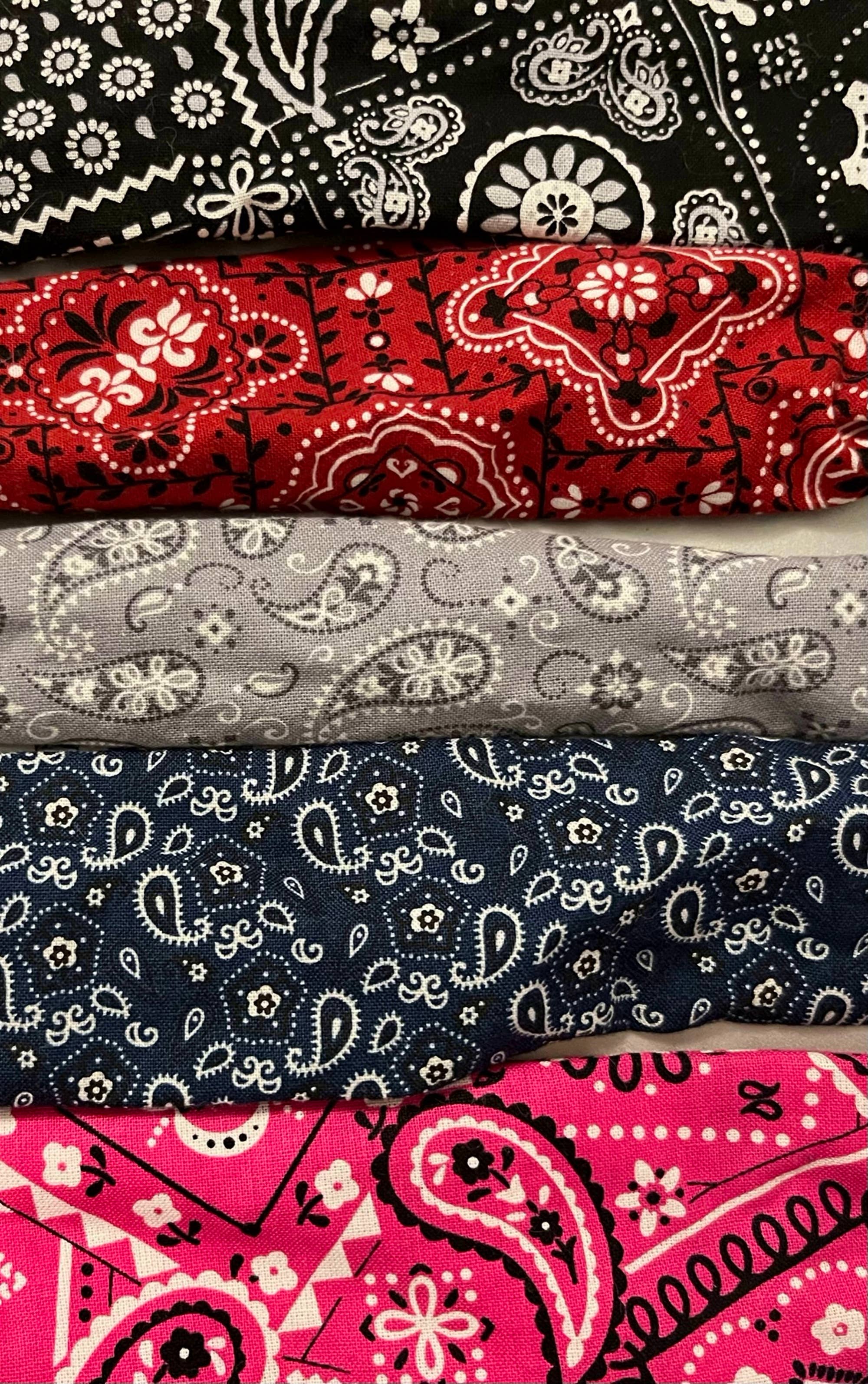 Whiskers 'n Paws Unique Pet Gifts, LLC – Großhandel Haustier-Bandana – Hund – Kühlender Halswickel für Hunde und Katzen1